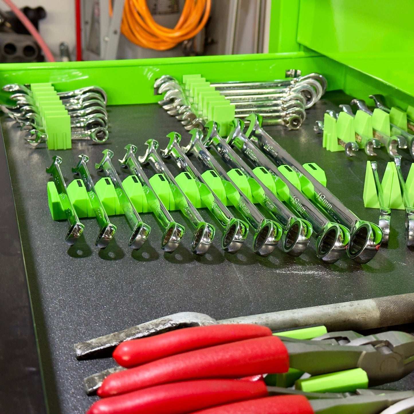 Labeled Wrench Holder – Modular Magnetic Wrench Organizer for Toolboxes