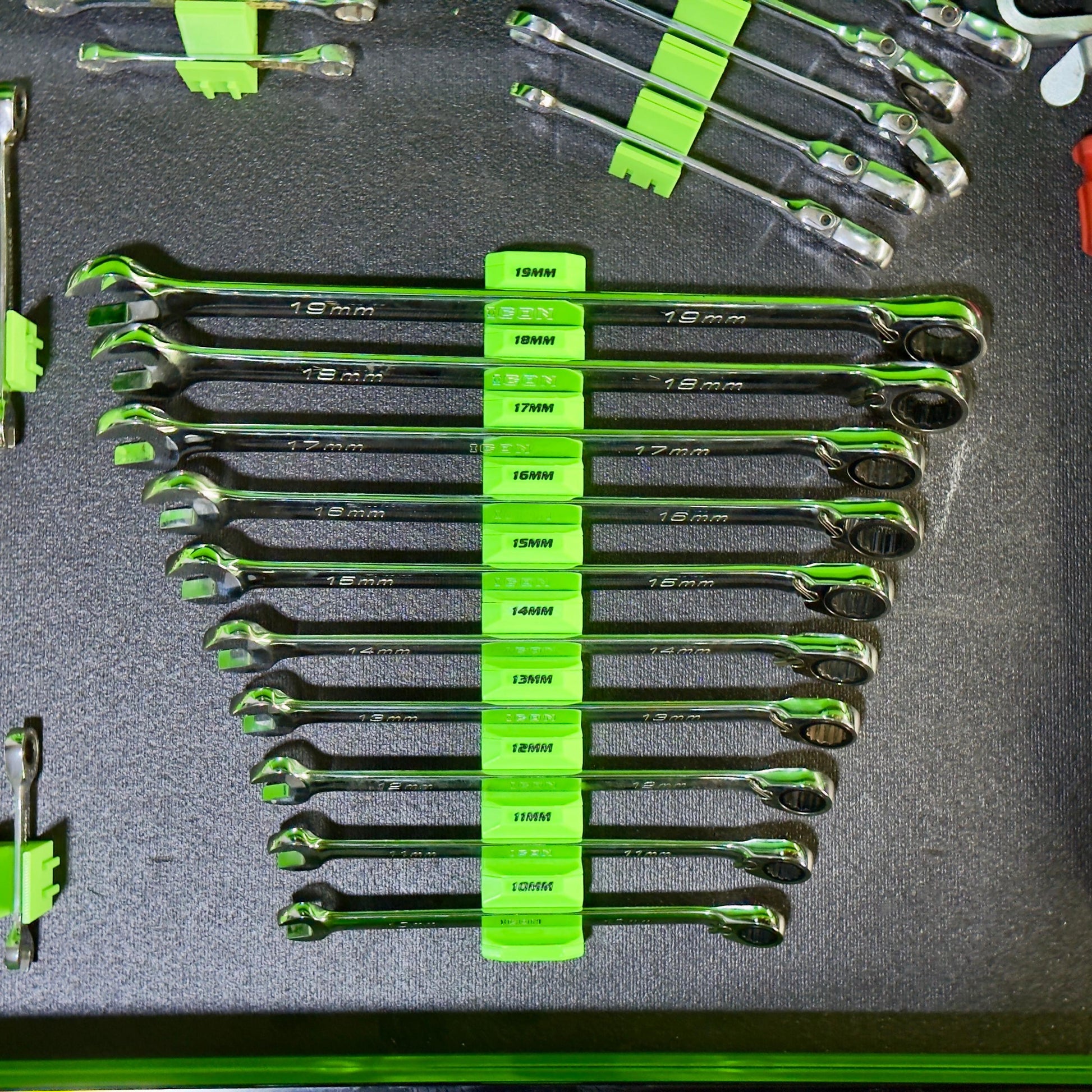 Labeled Wrench Holder – Modular Magnetic Wrench Organizer for Toolboxes