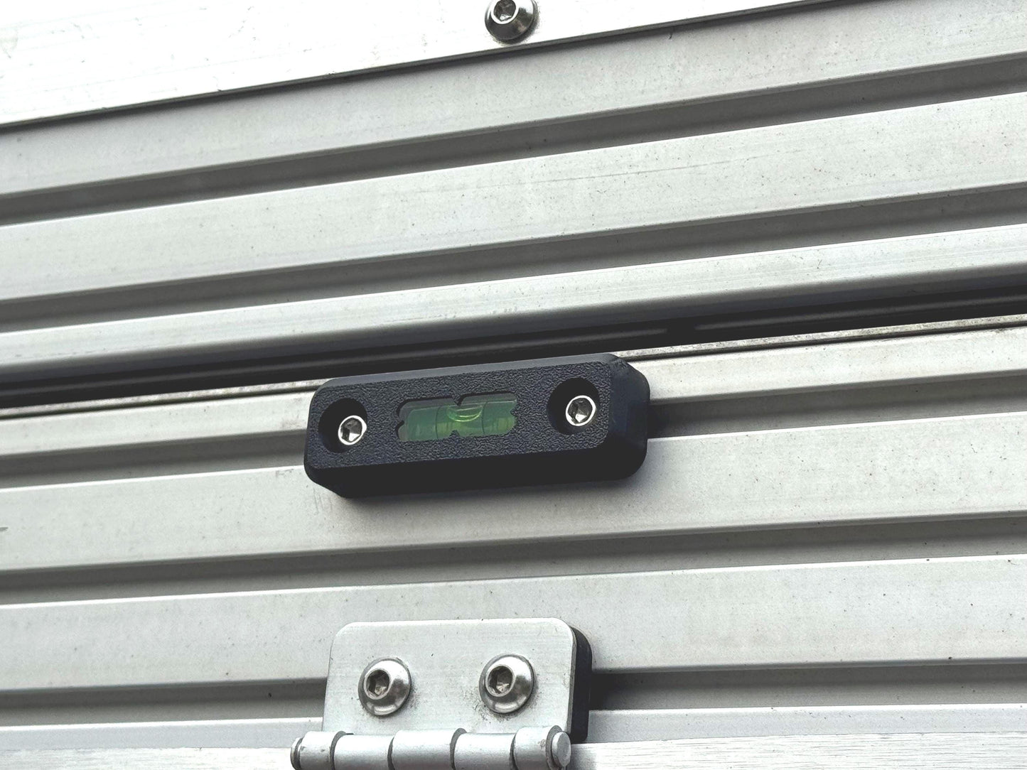 Universal Rooftop Tent / Camper Level Kit – T-Slot Roof Rack and 80/20 Rail Bubble Levels