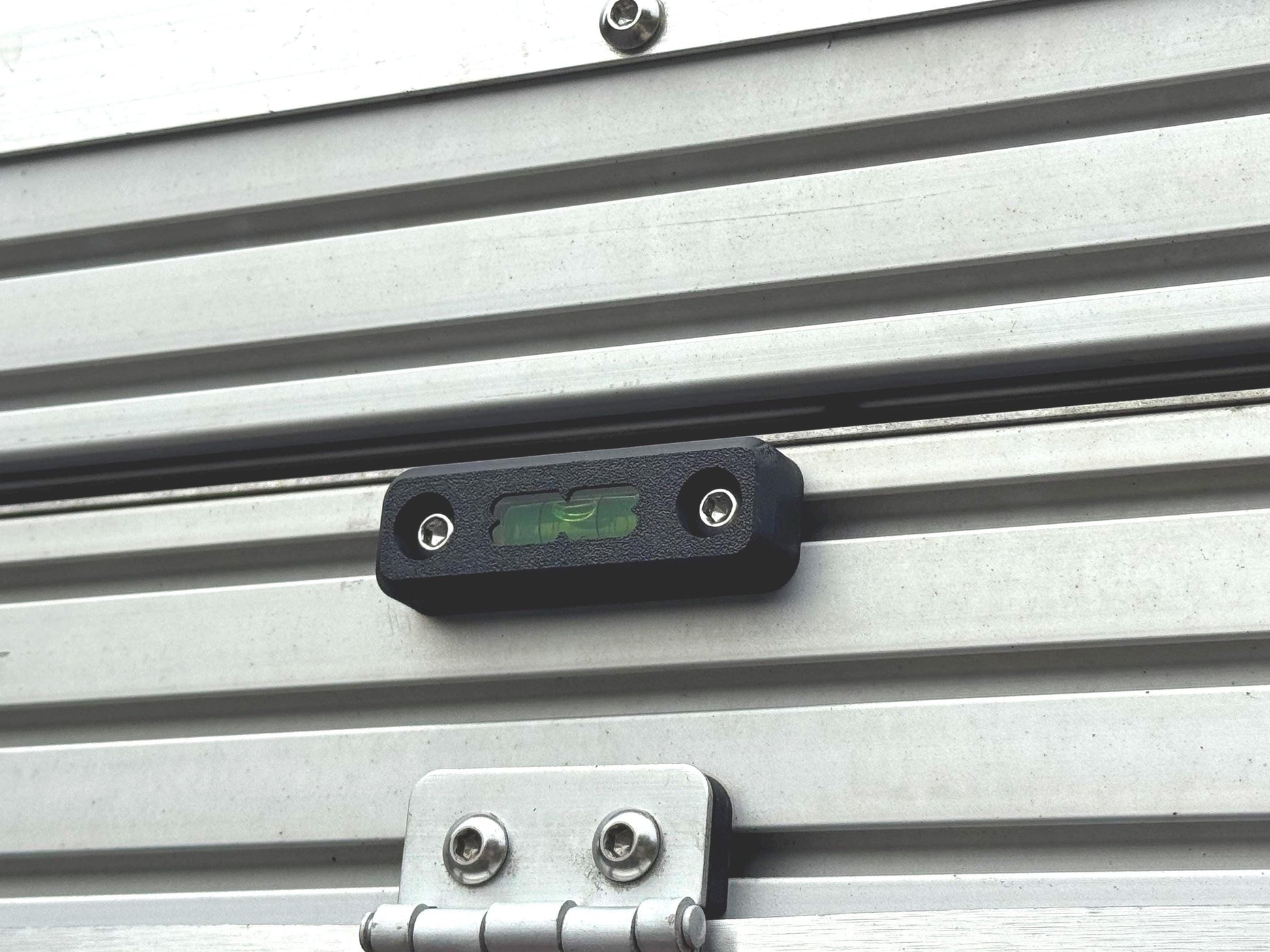 Universal Rooftop Tent / Camper Level Kit – T-Slot Roof Rack and 80/20 Rail Bubble Levels