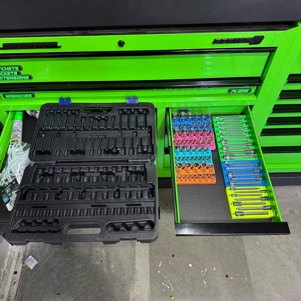 Quinn organizer layout alongside original tool case